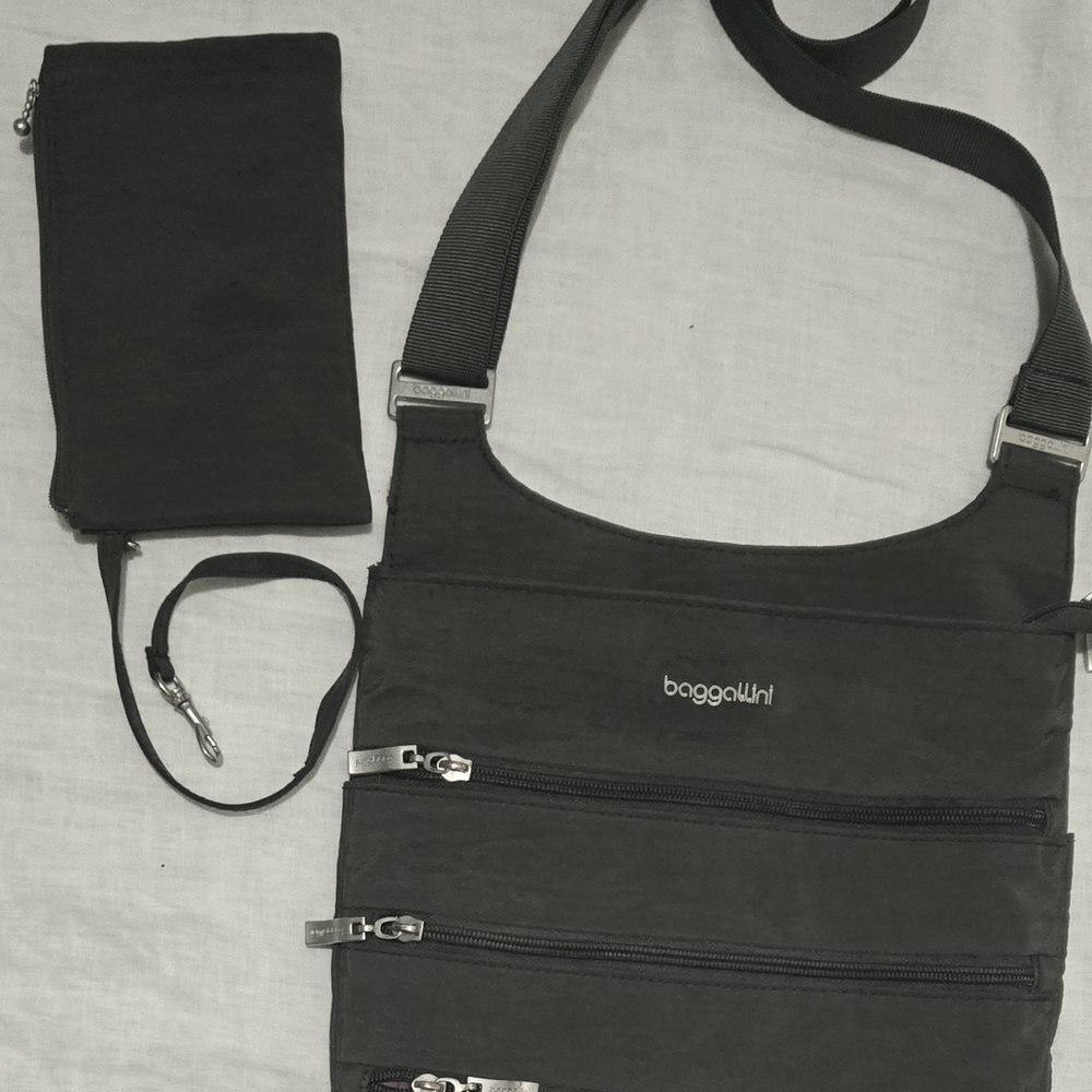 Baggallini  Security Credit Card Lined. Crossbody. Purple Lining Wallet Included